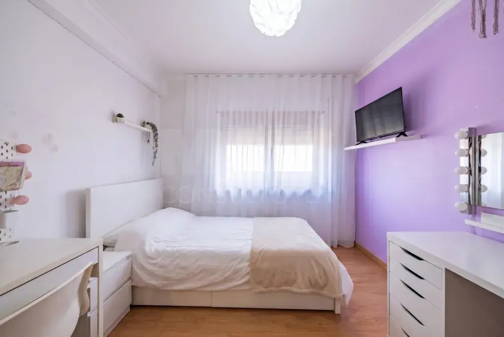 Apartamento em Santo Onofre e Serra do Bouro: Apartamento T3 Renovado com Garagem Box – Cidade Nova, Caldas da Rainha (19 de 30)