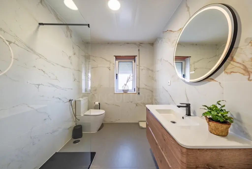 Apartamento em Santo Onofre e Serra do Bouro: Apartamento T3 Renovado com Garagem Box – Cidade Nova, Caldas da Rainha (17 de 30)