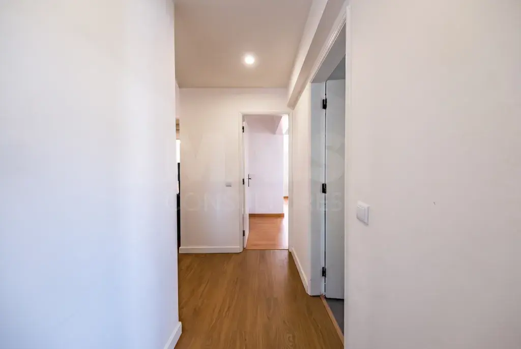 Apartamento em Santo Onofre e Serra do Bouro: Apartamento T3 Renovado com Garagem Box – Cidade Nova, Caldas da Rainha (13 de 30)