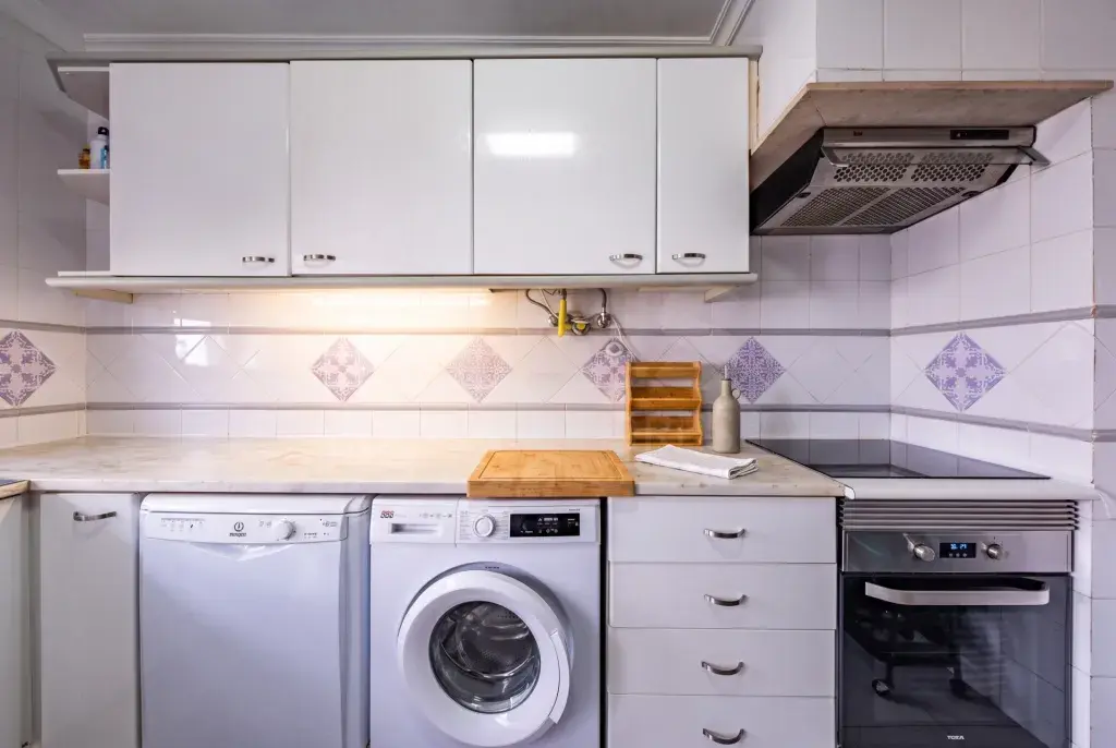 Apartamento em Santo Onofre e Serra do Bouro: Apartamento T3 Renovado com Garagem Box – Cidade Nova, Caldas da Rainha (10 de 30)