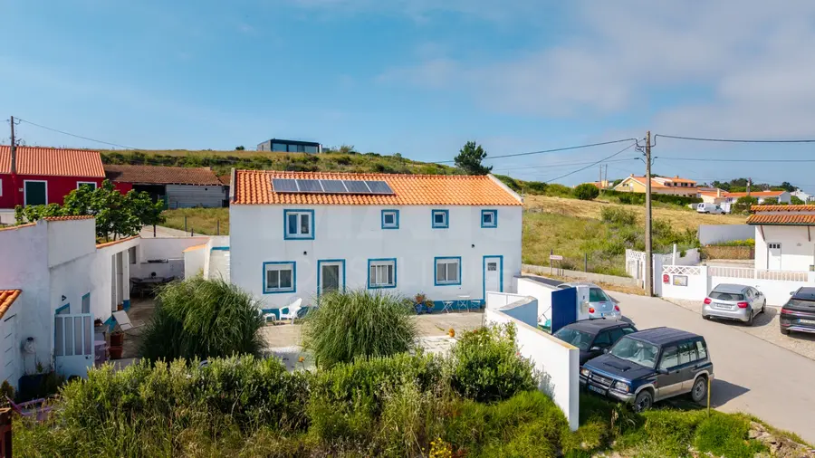 Moradia em São Martinho do Porto: Moradia Contemporânea de Costa | Lifestyle, Investimento & Alojamento Local