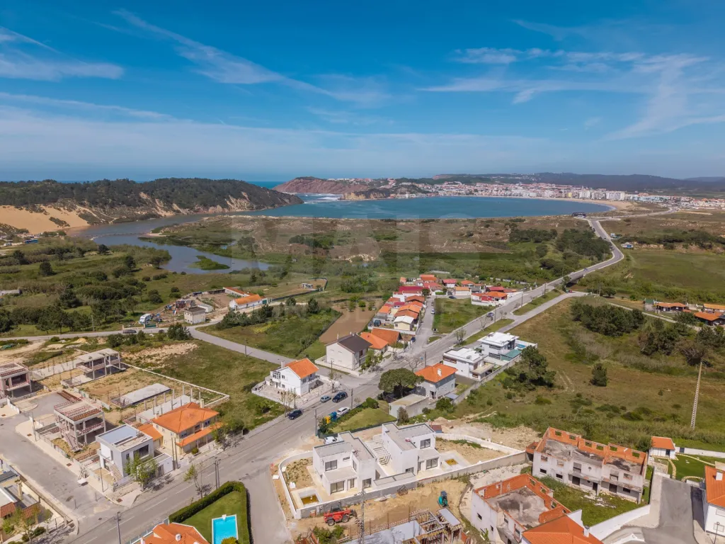 Moradia em Tornada e Salir do Porto: Moradia T3 (3 Suítes) com piscina e jardim - Salir do Porto (45 de 45)