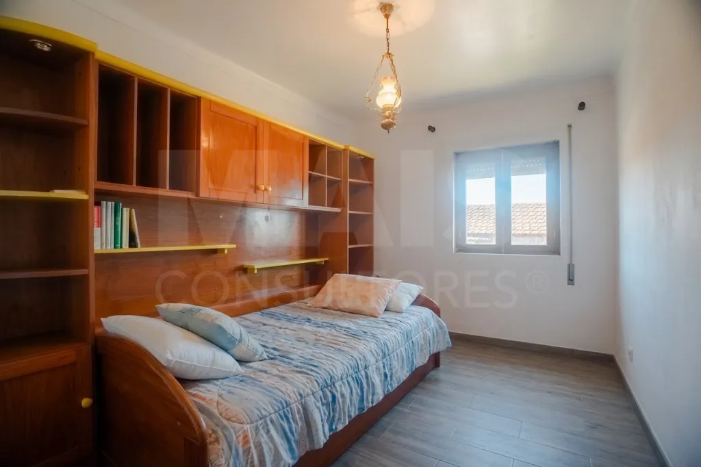 Moradia em Vidais: Quintinha T3 com 7.616 m² de terreno urbano e anexos (Casal do Rei) (10 de 38)