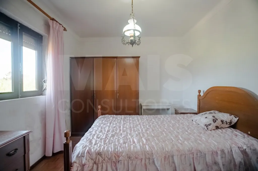 Moradia em Vidais: Quintinha T3 com 7.616 m² de terreno urbano e anexos (Casal do Rei) (13 de 38)