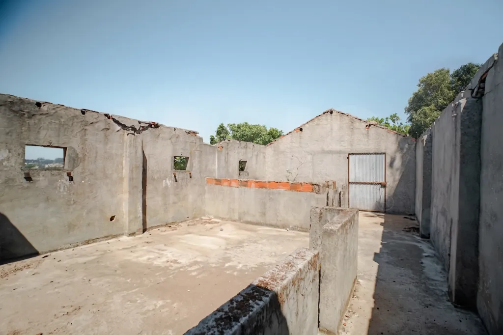 Moradia em Vidais: Quintinha T3 com 7.616 m² de terreno urbano e anexos (Casal do Rei) (34 de 38)