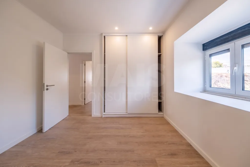 Moradia em Alfeizerão: Moradia T2+1 totalmente remodelada com garagem e sótão em Alfeizerão (12 de 31)