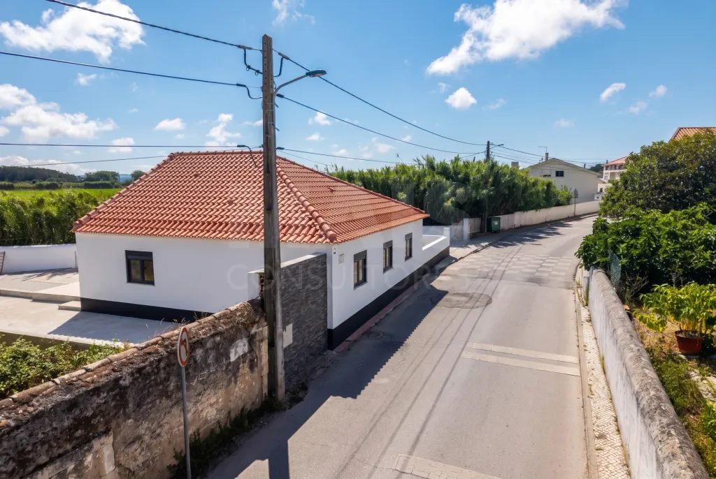 Moradia em Alfeizerão: Moradia T2+1 totalmente remodelada com garagem e sótão em Alfeizerão (27 de 31)