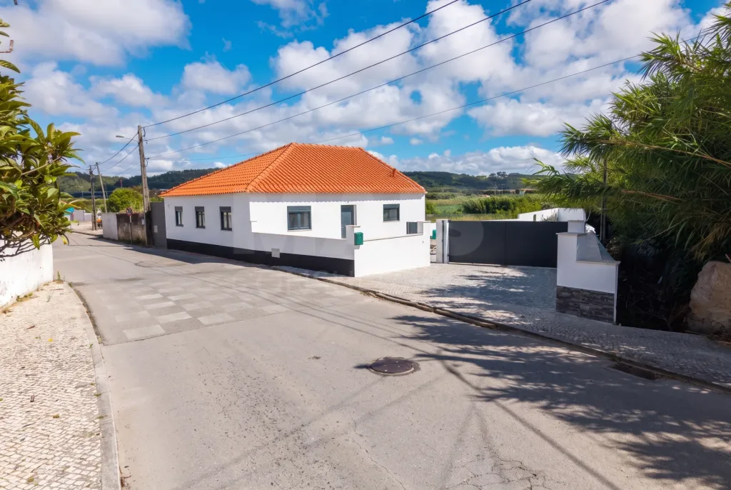 Moradia em Alfeizerão: Moradia T2+1 totalmente remodelada com garagem e sótão em Alfeizerão (28 de 31)