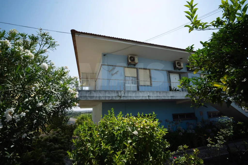 Moradia em Cadaval e Pêro Moniz: Moradia Bifamiliar no Cadaval com terreno de 1880m2 (25 de 30)