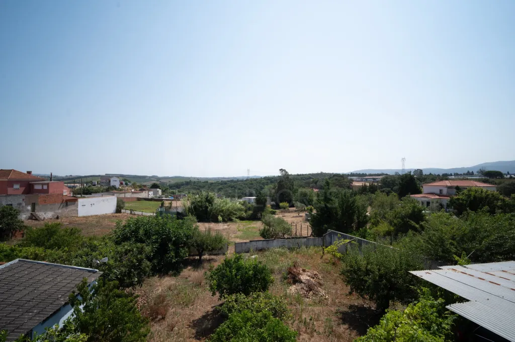 Moradia em Cadaval e Pêro Moniz: Moradia Bifamiliar no Cadaval com terreno de 1880m2 (27 de 30)