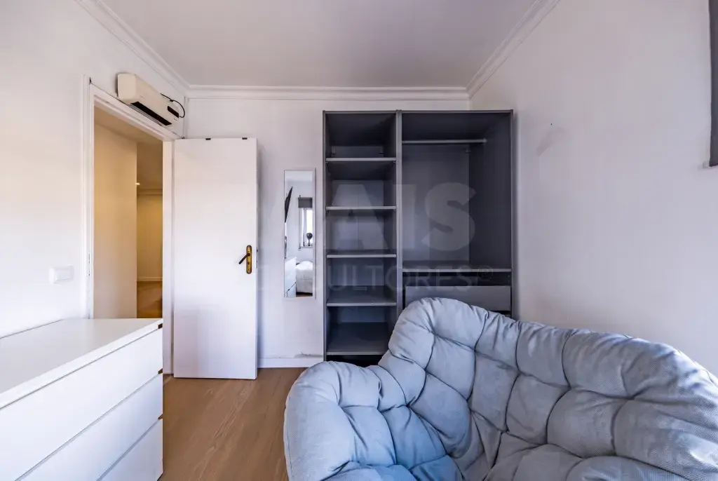 Apartamento em Santo Onofre e Serra do Bouro: Apartamento T3 Renovado com Garagem Box – Cidade Nova, Caldas da Rainha (21 de 30)